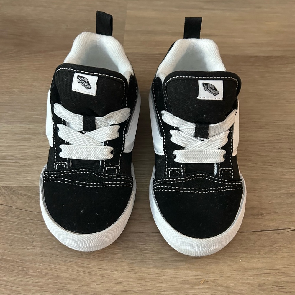 Vans blk/ white sz 9.5 - very good condition